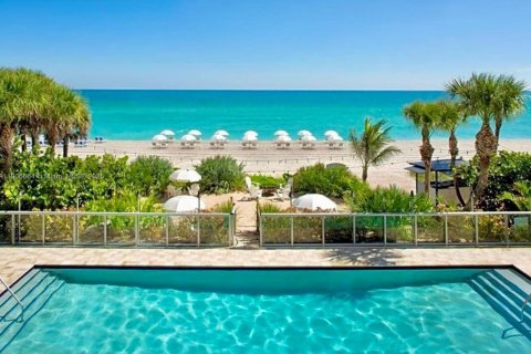 Condo in Sunny Isles Beach, Florida, 2 bedrooms  № 1963231 - photo 2