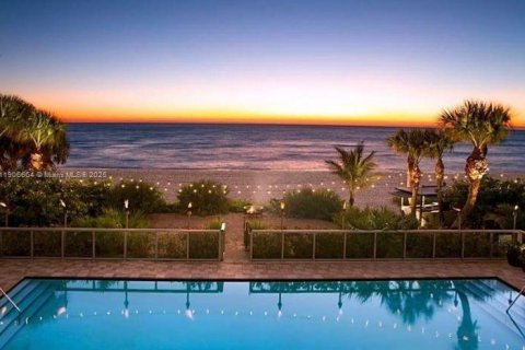 Condo in Sunny Isles Beach, Florida, 2 bedrooms  № 1963231 - photo 19