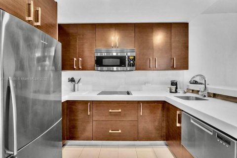 Condo in Sunny Isles Beach, Florida, 2 bedrooms  № 1963231 - photo 6