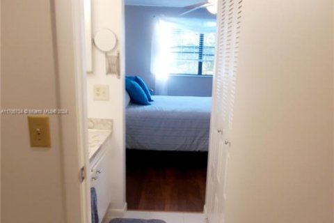 Copropriété à vendre à Sunrise, Floride: 2 chambres, 73.39 m2 № 1946476 - photo 24