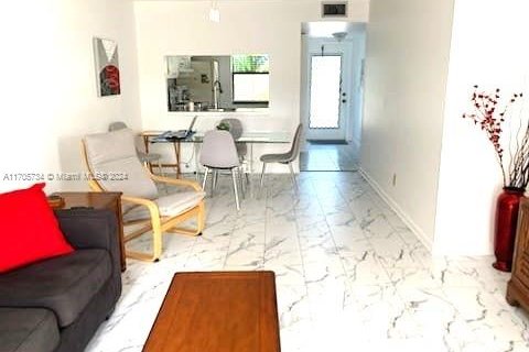 Copropriété à vendre à Sunrise, Floride: 2 chambres, 73.39 m2 № 1946476 - photo 7