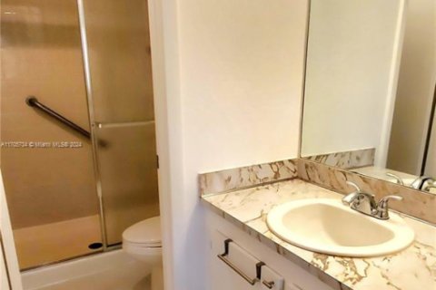Copropriété à vendre à Sunrise, Floride: 2 chambres, 73.39 m2 № 1946476 - photo 27