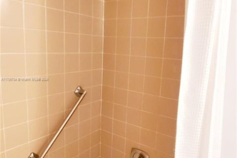 Copropriété à vendre à Sunrise, Floride: 2 chambres, 73.39 m2 № 1946476 - photo 11