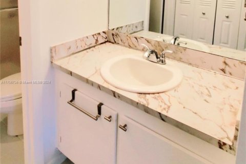 Copropriété à vendre à Sunrise, Floride: 2 chambres, 73.39 m2 № 1946476 - photo 21