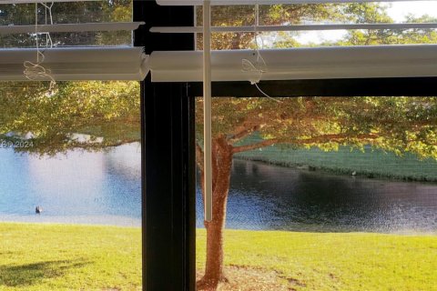 Copropriété à vendre à Sunrise, Floride: 2 chambres, 73.39 m2 № 1946476 - photo 20