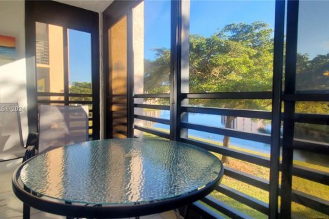 Copropriété à vendre à Sunrise, Floride: 2 chambres, 73.39 m2 № 1946476 - photo 29
