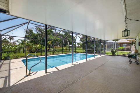 House in Port St. Lucie, Florida 2 bedrooms, 132.11 sq.m. № 2190261 - photo 30