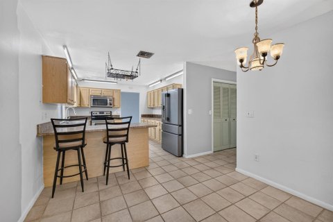 House in Port St. Lucie, Florida 2 bedrooms, 132.11 sq.m. № 2190261 - photo 16