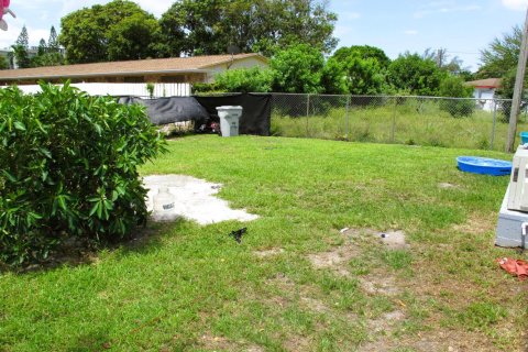 House in Pompano Beach, Florida 2 bedrooms, 72.46 sq.m. № 2083855 - photo 20