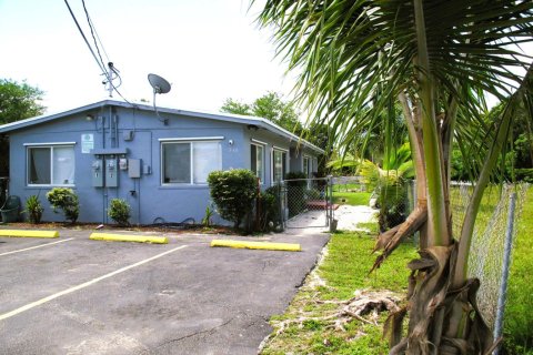 House in Pompano Beach, Florida 2 bedrooms, 72.46 sq.m. № 2083855