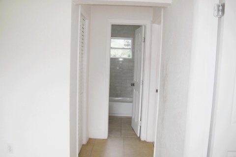 House in Pompano Beach, Florida 2 bedrooms, 72.46 sq.m. № 2083855 - photo 6