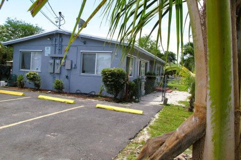 House in Pompano Beach, Florida 2 bedrooms, 72.46 sq.m. № 2083855 - photo 22