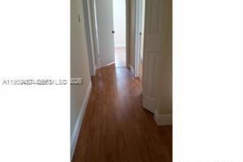 Townhouse in Miami, Florida 3 bedrooms, 129.32 sq.m. № 2005935 - photo 15