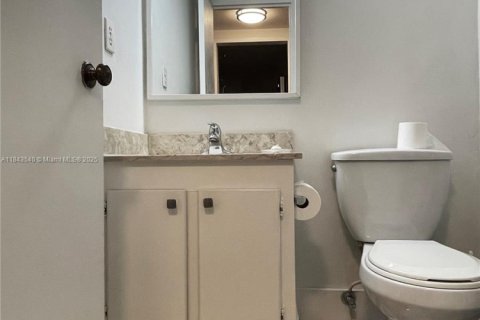 Condominio en alquiler en Hollywood, Florida, 1 dormitorio, 84.17 m2 № 2035214 - foto 18