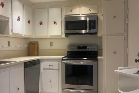 Condominio en alquiler en Hollywood, Florida, 1 dormitorio, 84.17 m2 № 2035214 - foto 14