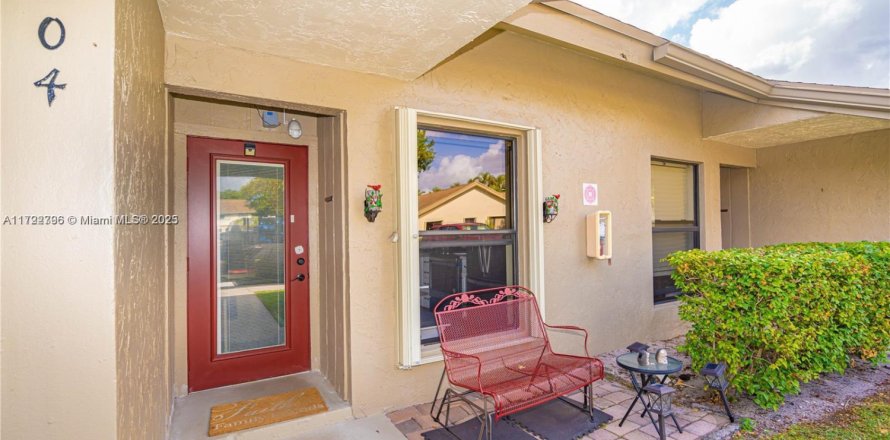 Casa en Oakland Park, Florida 2 dormitorios, 91.32 m2 № 2022617