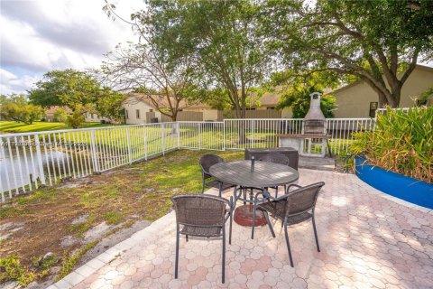 Casa en venta en Oakland Park, Florida, 2 dormitorios, 91.32 m2 № 2022617 - foto 26
