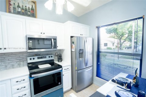 Casa en venta en Oakland Park, Florida, 2 dormitorios, 91.32 m2 № 2022617 - foto 6