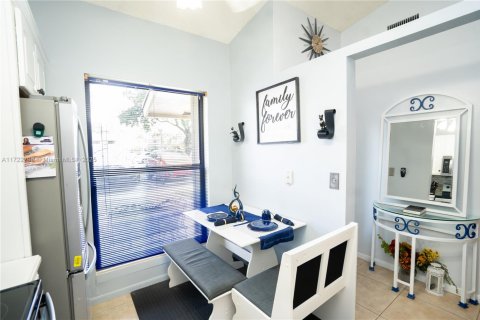 Casa en venta en Oakland Park, Florida, 2 dormitorios, 91.32 m2 № 2022617 - foto 7