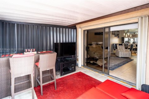 Casa en venta en Oakland Park, Florida, 2 dormitorios, 91.32 m2 № 2022617 - foto 18