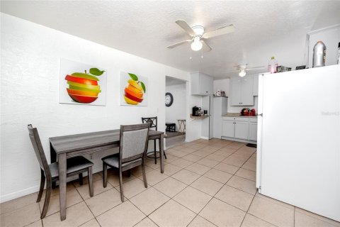 Propiedad comercial en venta en Saint Petersburg, Florida, 409.98 m2 № 218825 - foto 19