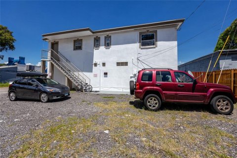Propiedad comercial en venta en Saint Petersburg, Florida, 409.98 m2 № 218825 - foto 3