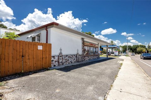 Propiedad comercial en venta en Saint Petersburg, Florida, 409.98 m2 № 218825 - foto 5