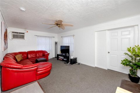 Propiedad comercial en venta en Saint Petersburg, Florida, 409.98 m2 № 218825 - foto 27