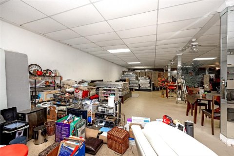 Propiedad comercial en venta en Saint Petersburg, Florida, 409.98 m2 № 218825 - foto 13