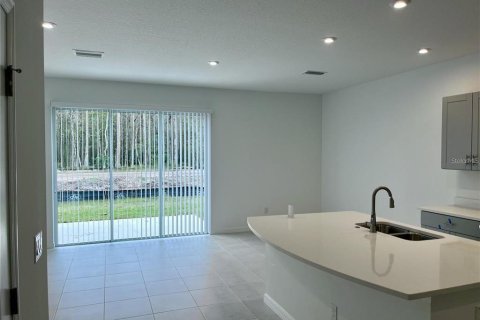 Touwnhouse à louer à Wesley Chapel, Floride: 3 chambres, 127.55 m2 № 2355955 - photo 5