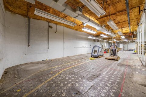 Immobilier commercial à louer à Tampa, Floride: 297.94 m2 № 2214696 - photo 6
