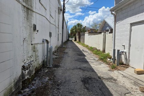 Immobilier commercial à louer à Tampa, Floride: 297.94 m2 № 2214696 - photo 12