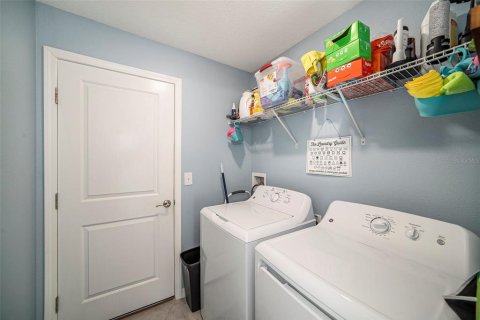 House in Zephyrhills, Florida 4 bedrooms, 168.15 sq.m. № 1552454 - photo 21