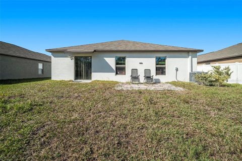 House in Zephyrhills, Florida 4 bedrooms, 168.15 sq.m. № 1552454 - photo 22
