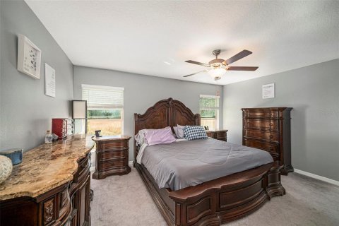 House in Zephyrhills, Florida 4 bedrooms, 168.15 sq.m. № 1552454 - photo 14