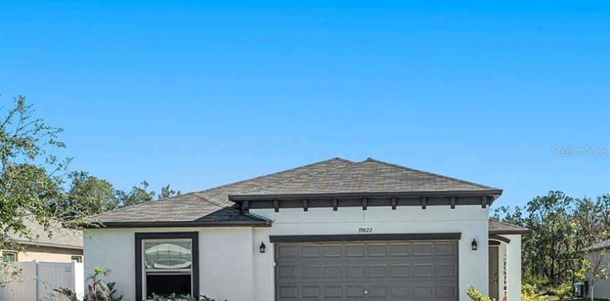 House in Zephyrhills, Florida 4 bedrooms, 168.15 sq.m. № 1552454