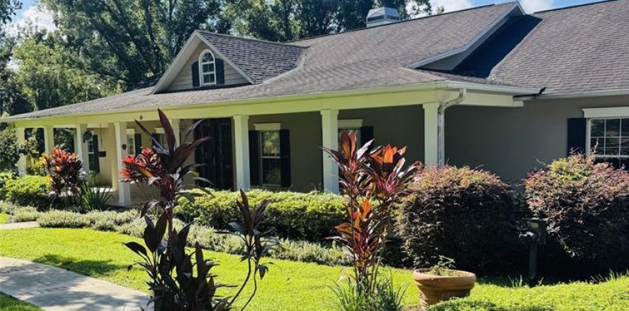 Villa ou maison à Dade City, Floride 3 chambres, 262.82 m2 № 1883070