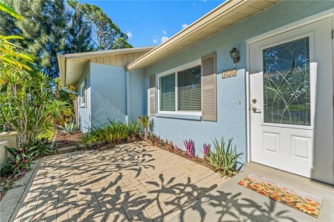 Villa ou maison à vendre à Venice, Floride: 2 chambres, 164.99 m2 № 2416479 - photo 4