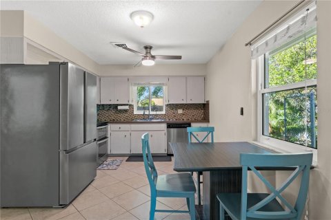 Villa ou maison à vendre à Venice, Floride: 2 chambres, 164.99 m2 № 2416479 - photo 17