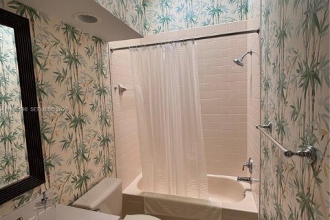 Снять в аренду виллу или дом в Палм Сити, Флорида 3 спальни, 181.35м2, № 2060450 - фото 14