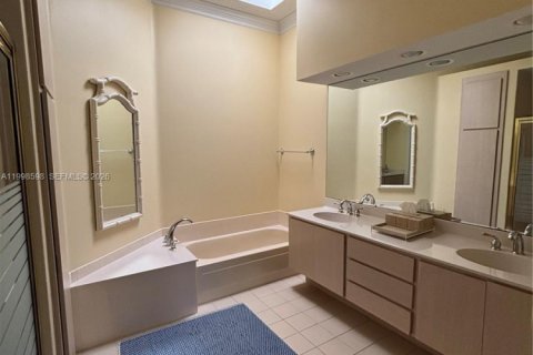 Снять в аренду виллу или дом в Палм Сити, Флорида 3 спальни, 181.35м2, № 2060450 - фото 6