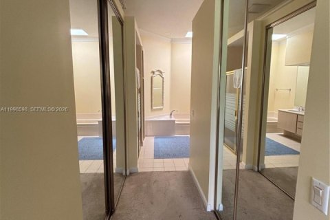 Снять в аренду виллу или дом в Палм Сити, Флорида 3 спальни, 181.35м2, № 2060450 - фото 5