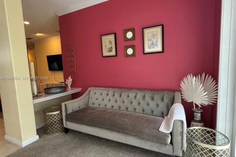 Снять в аренду виллу или дом в Палм Сити, Флорида 3 спальни, 181.35м2, № 2060450 - фото 9