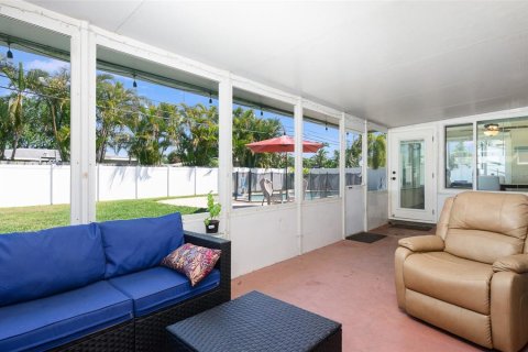Casa en venta en Saint Petersburg, Florida, 3 dormitorios, 121.05 m2 № 1597842 - foto 14