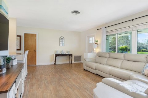 Casa en venta en Saint Petersburg, Florida, 3 dormitorios, 121.05 m2 № 1597842 - foto 5