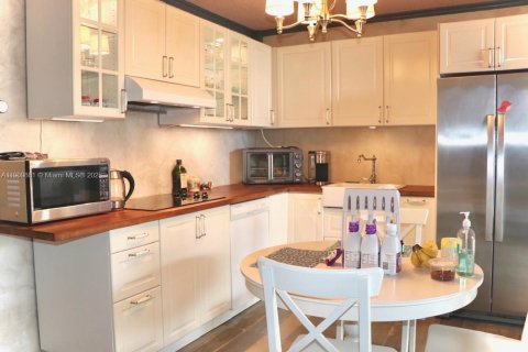 Купить кондоминиум в Халландейл-Бич, Флорида 1 спальня, 76.92м2, № 2013004 - фото 13