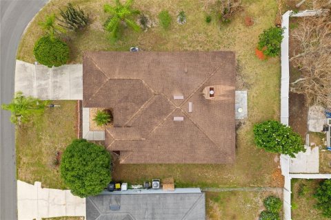 House in Winter Haven, Florida 3 bedrooms, 145.21 sq.m. № 2212030 - photo 25