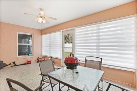 House in Winter Haven, Florida 3 bedrooms, 145.21 sq.m. № 2212030 - photo 21