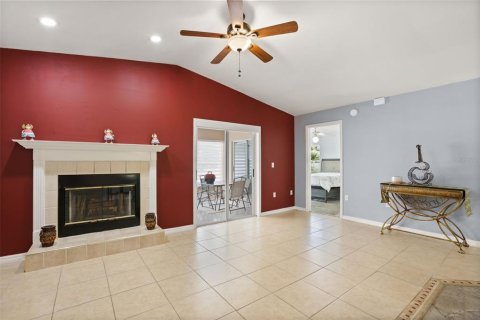 House in Winter Haven, Florida 3 bedrooms, 145.21 sq.m. № 2212030 - photo 7