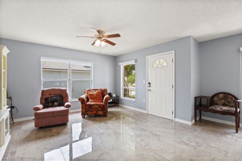 House in Winter Haven, Florida 3 bedrooms, 145.21 sq.m. № 2212030 - photo 6